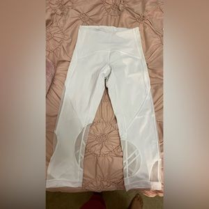 Size 6 lululemon cropped leggings